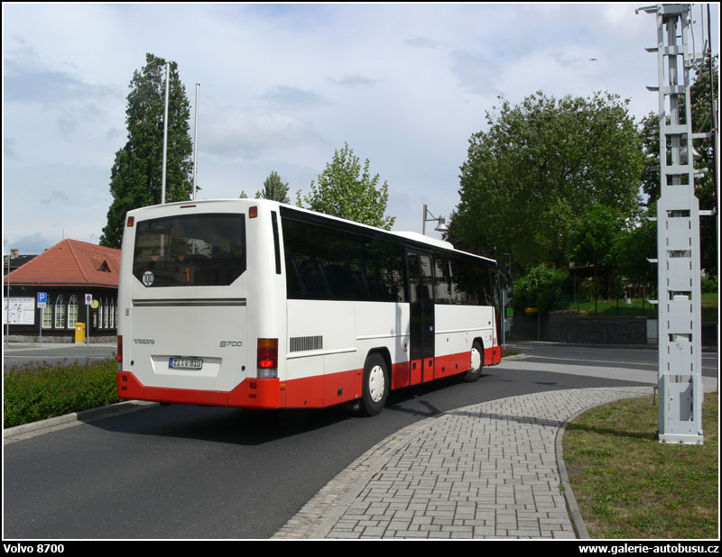 Autobus Volvo 8700