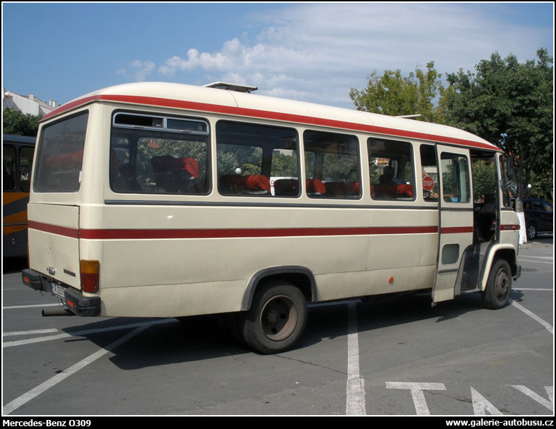 Autobus Mercedes-Benz O309