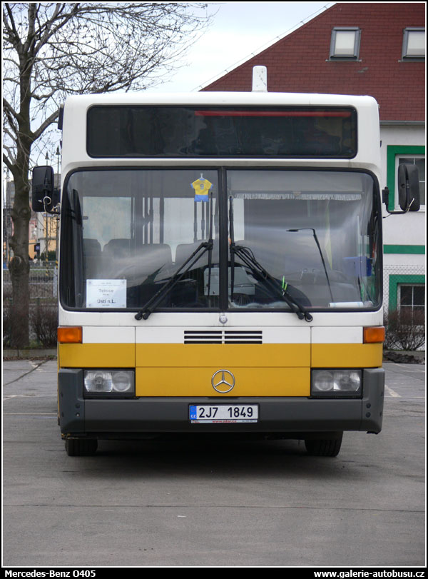 Autobus Mercedes-Benz O405