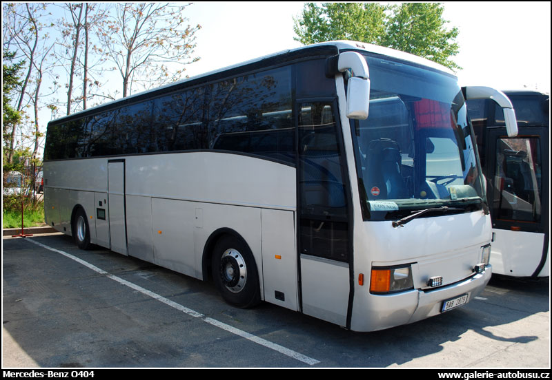 Autobus Mercedes-Benz O404