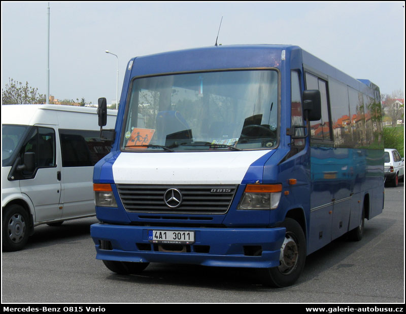 Autobus Mercedes-Benz O815 Vario