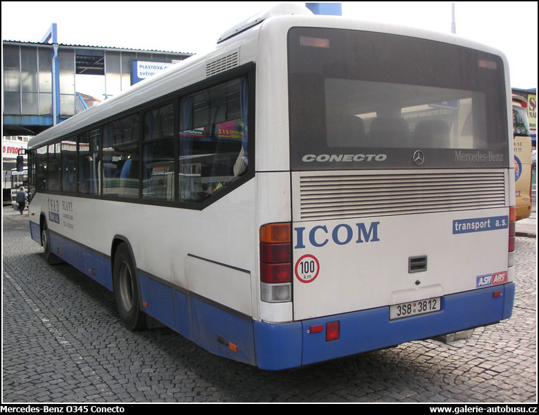 Autobus Mercedes-Benz O345 Conecto
