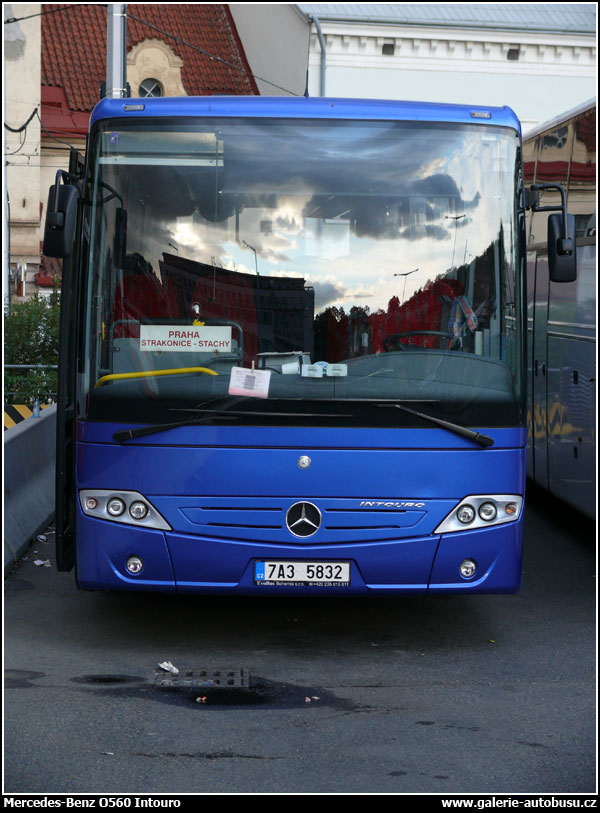 Autobus Mercedes-Benz O560 Intouro