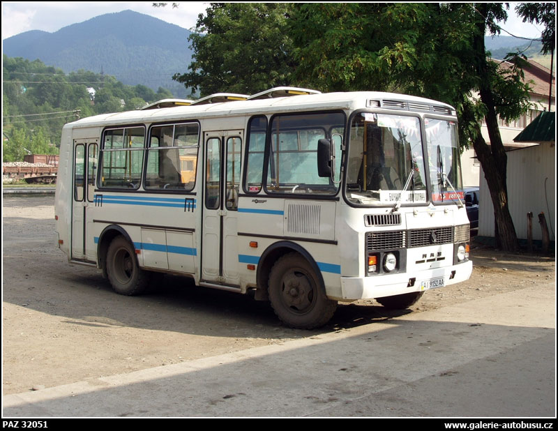 Autobus PAZ 32051