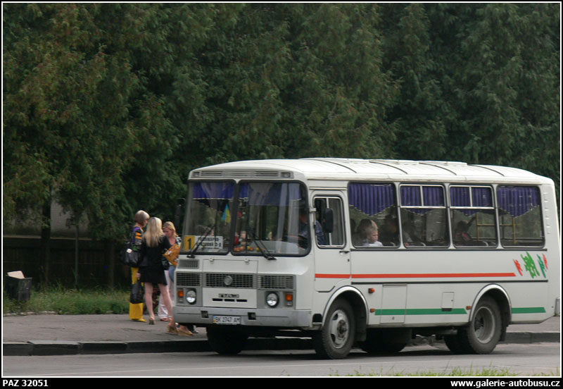 Autobus PAZ 32051