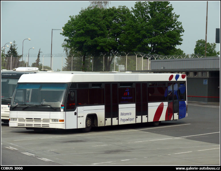 Autobus COBUS 3000