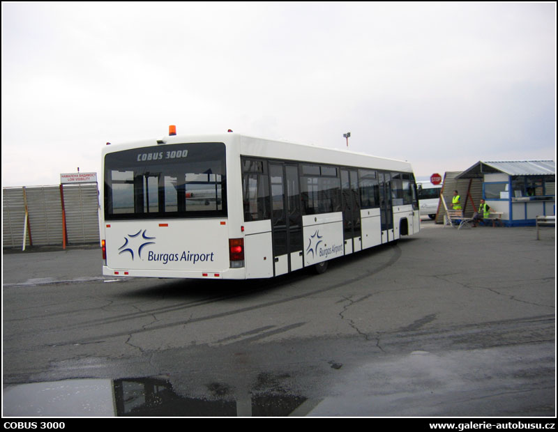 Autobus COBUS 3000