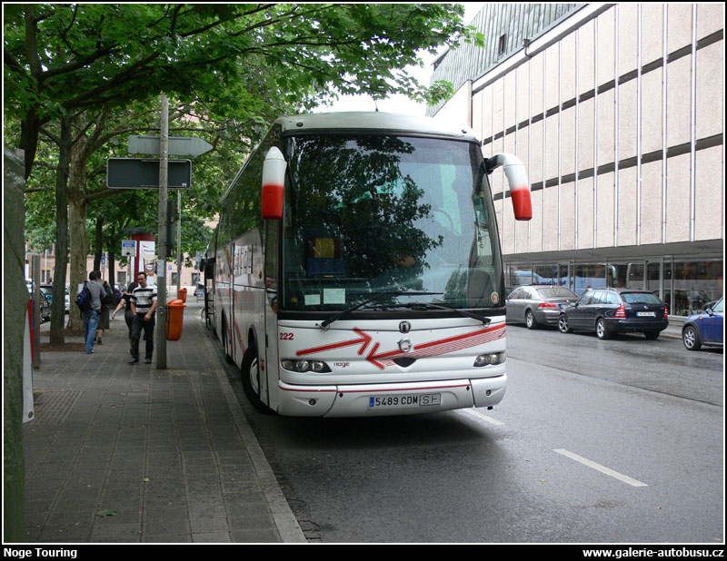 Autobus Noge Touring