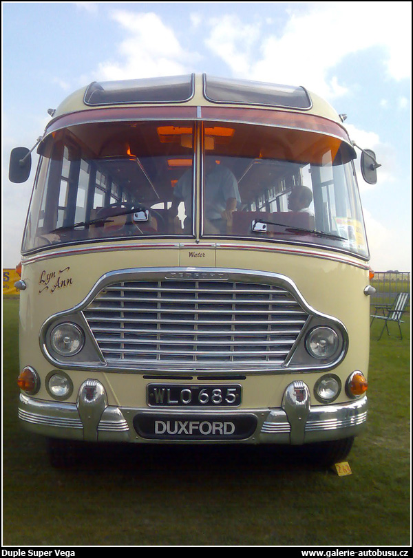 Autobus Duple Super Vega
