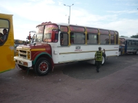 Velký snímek autobusu značky Chevrolet, typu Independiente