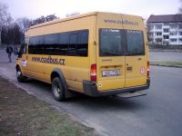 Velký snímek autobusu značky Ford, typu Transit Bus M2