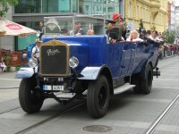 Velký snímek autobusu značky Praga, typu AN Cabrio