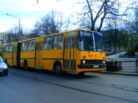 Velký snímek autobusu značky Ikarus, typu 280.26