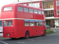 Velký snímek autobusu značky AEC, typu Routemaster