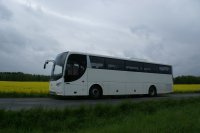 Velký snímek autobusu značky Scania, typu OmniExpress H