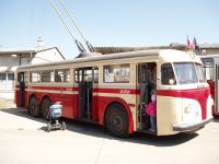 Velký snímek autobusu značky Tatra, typu 400