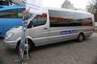 Velký snímek autobusu značky Mercedes-Benz, typu Sprinter