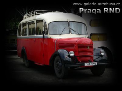 Tapeta na plochu s autobusem značky Praga, typu RND